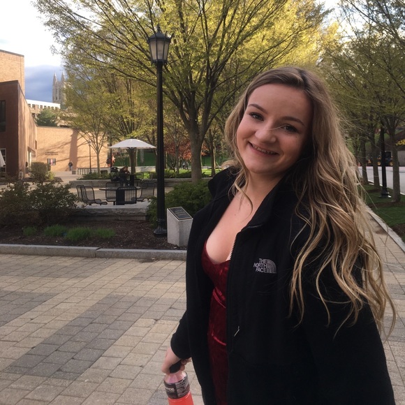 Meet your Posher, Julie - Picture 1 of 1